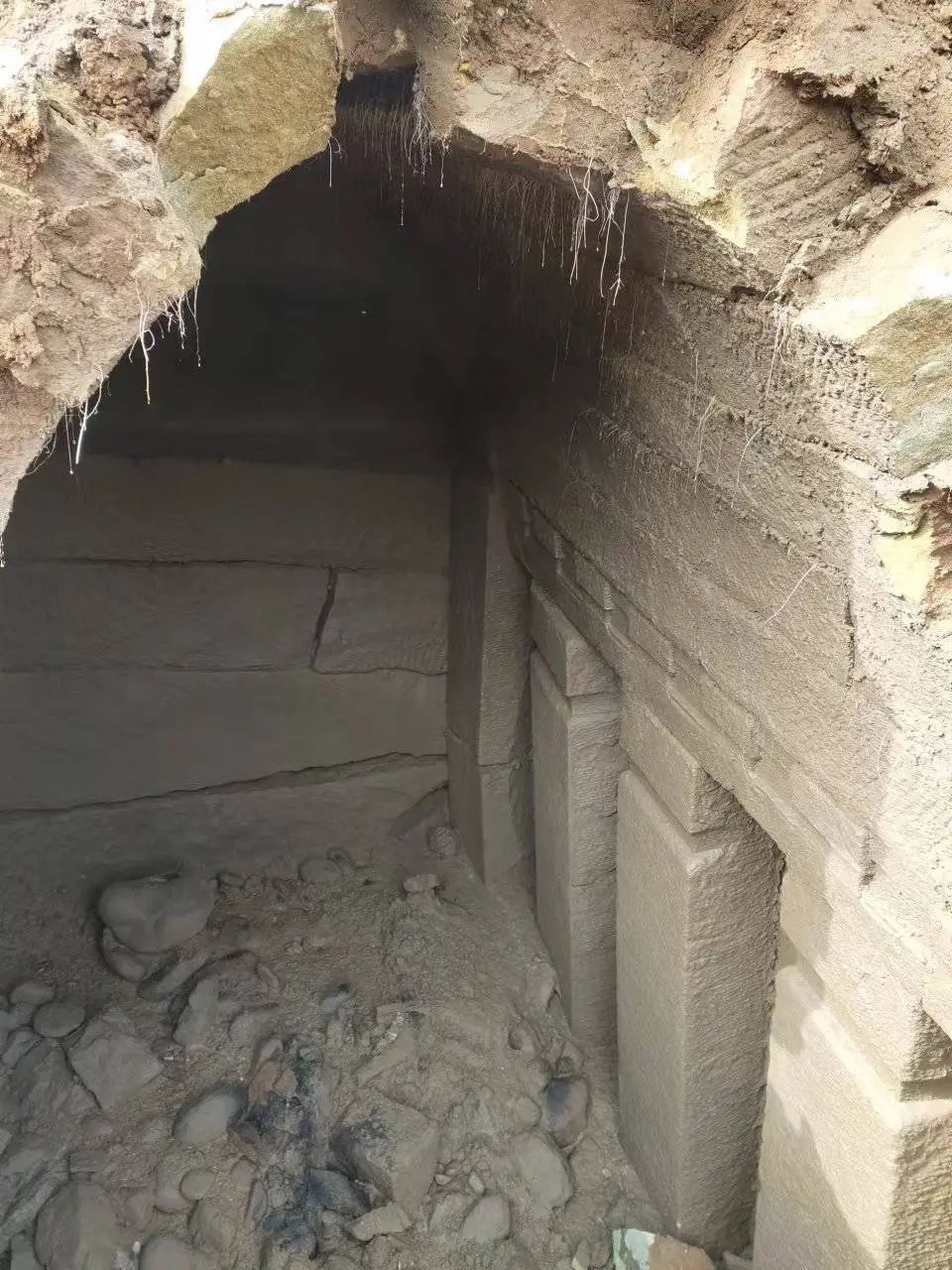 墓穴里面没有东西.受访者 供图