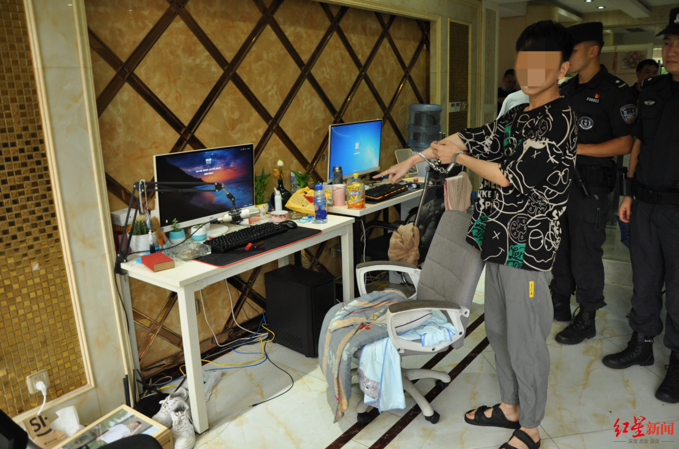 90后护士辞职做主播:与男友开网上赌场,吸引"粉丝"参