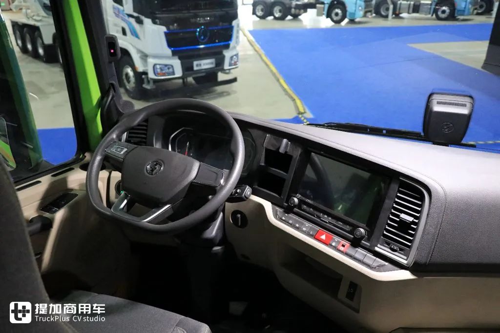 陕汽把自卸车也干到了620马力还是自动挡这台德龙x5000自卸配置真高端