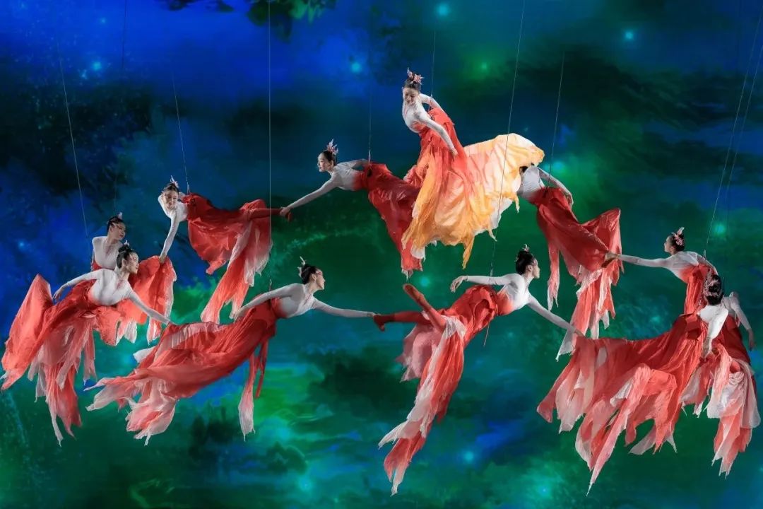 龙年春晚舞蹈节目《锦鲤》剧照