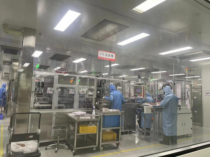 青眼摄于科丝美诗上海工厂