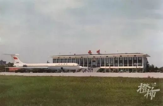 杭州笕桥机场原貌在它飞抵广州后,标志着"上海-杭州-南昌-广州"民用
