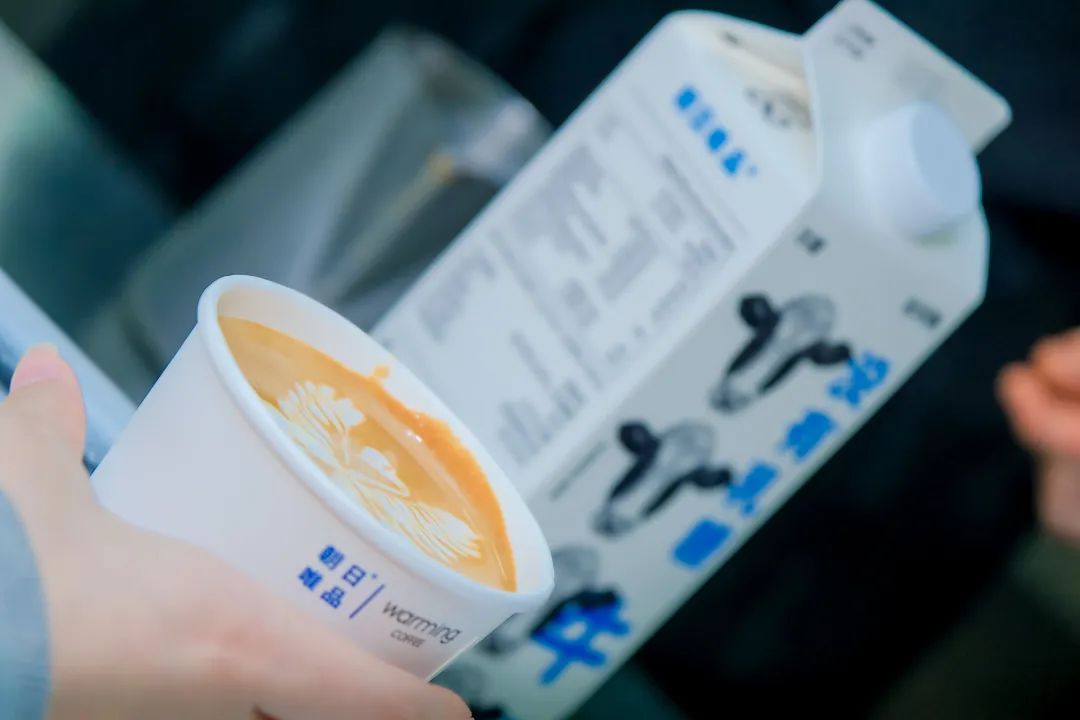 朝日唯品与独立精品咖啡在安福路发起活动