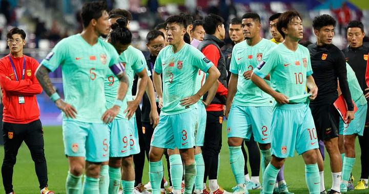 中国女排未来该何去何从 郎平与新任主帅的挑战