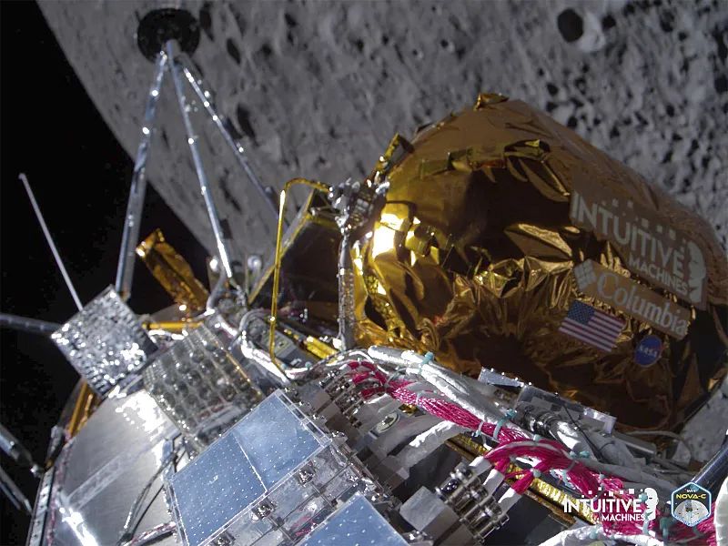 当地时间2月21日，在月球轨道插入后，月球着陆器“奥德修斯”出现在月球近端。图片/CFP