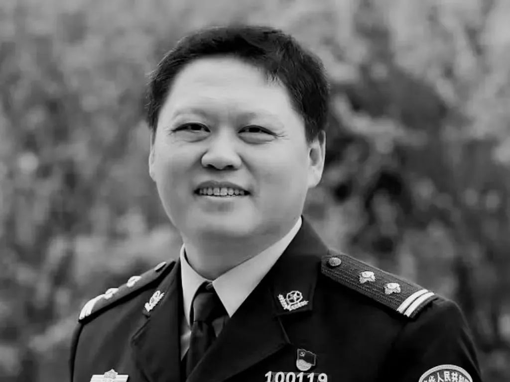 从警36年的他走了,“让我离开警队,舍不得啊”|交警_新浪财经_新浪网