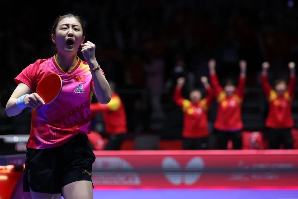 2月24日,中国队选手陈梦庆祝第五盘比赛获胜.新华社记者 张涛 摄