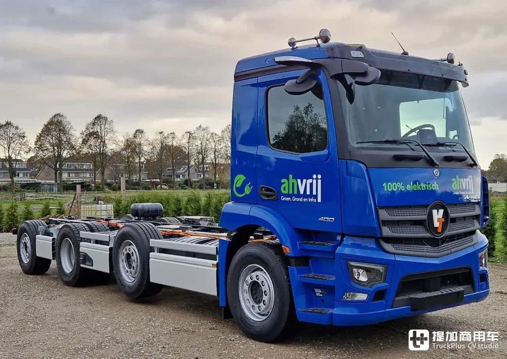 6x2改8x2配备两根提升桥爆改奔驰eactros400电动卡车实拍