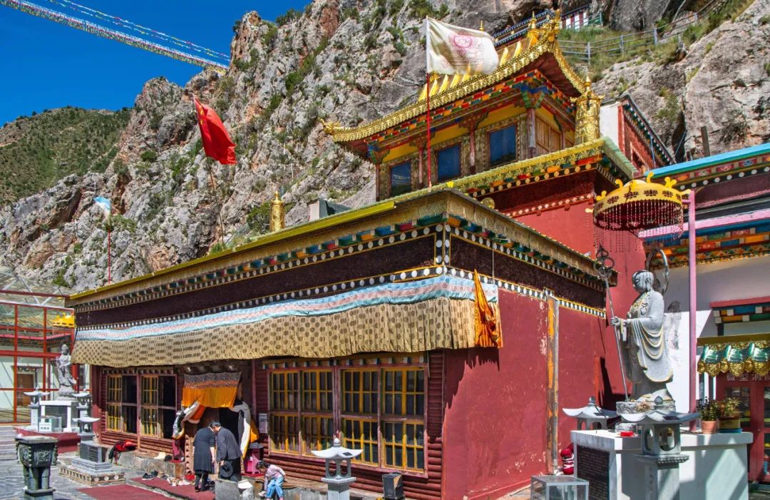 这座寺庙因文成公主而建,1300多年来见证汉藏民族团结|文成公主_新浪