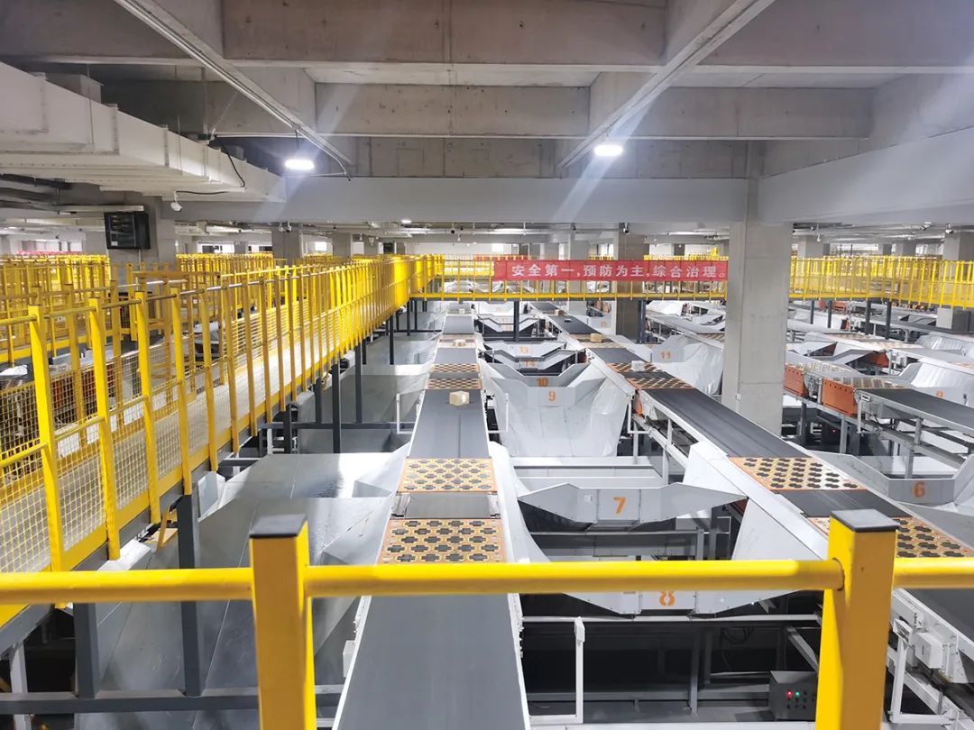 申通速运有限公司分拨中心.北京顺丰速运有限公司快递分拨中心.