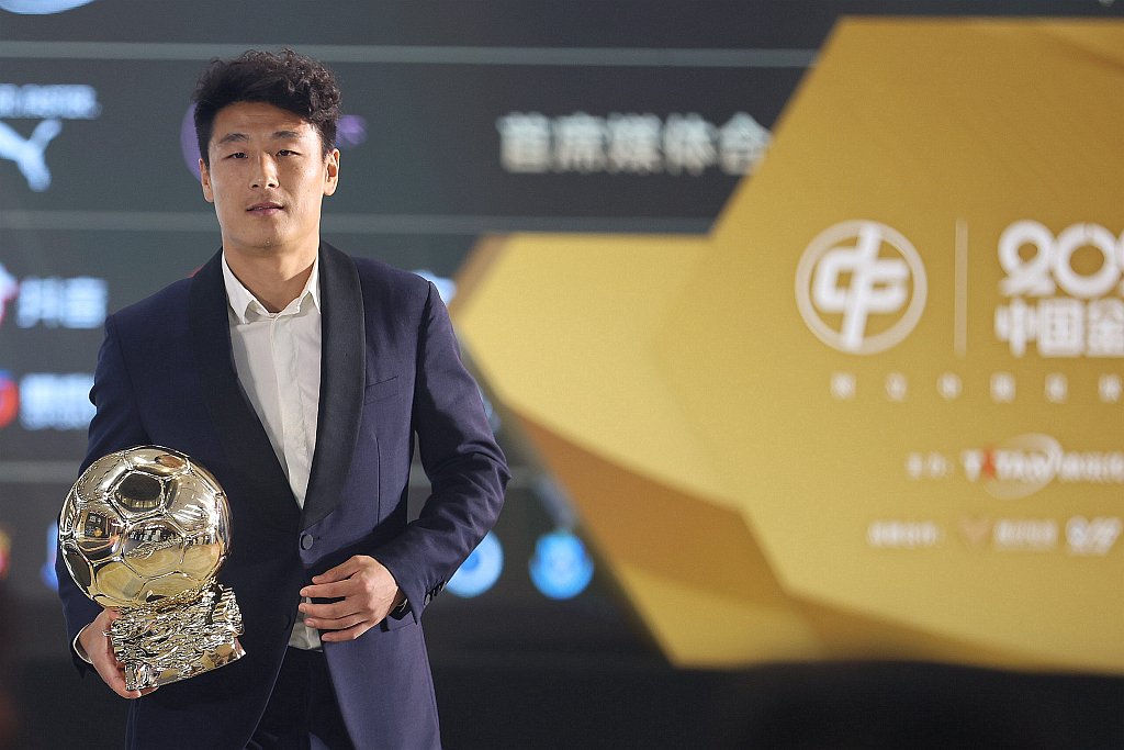 武磊第四次拿下中国金球奖.