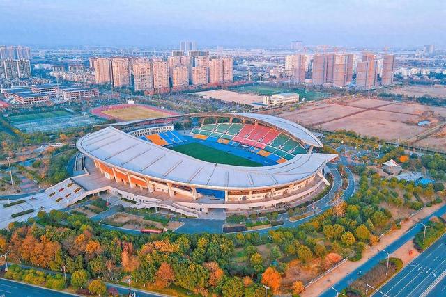 增加看台座位之后的如皋奥体中心 cfp供图