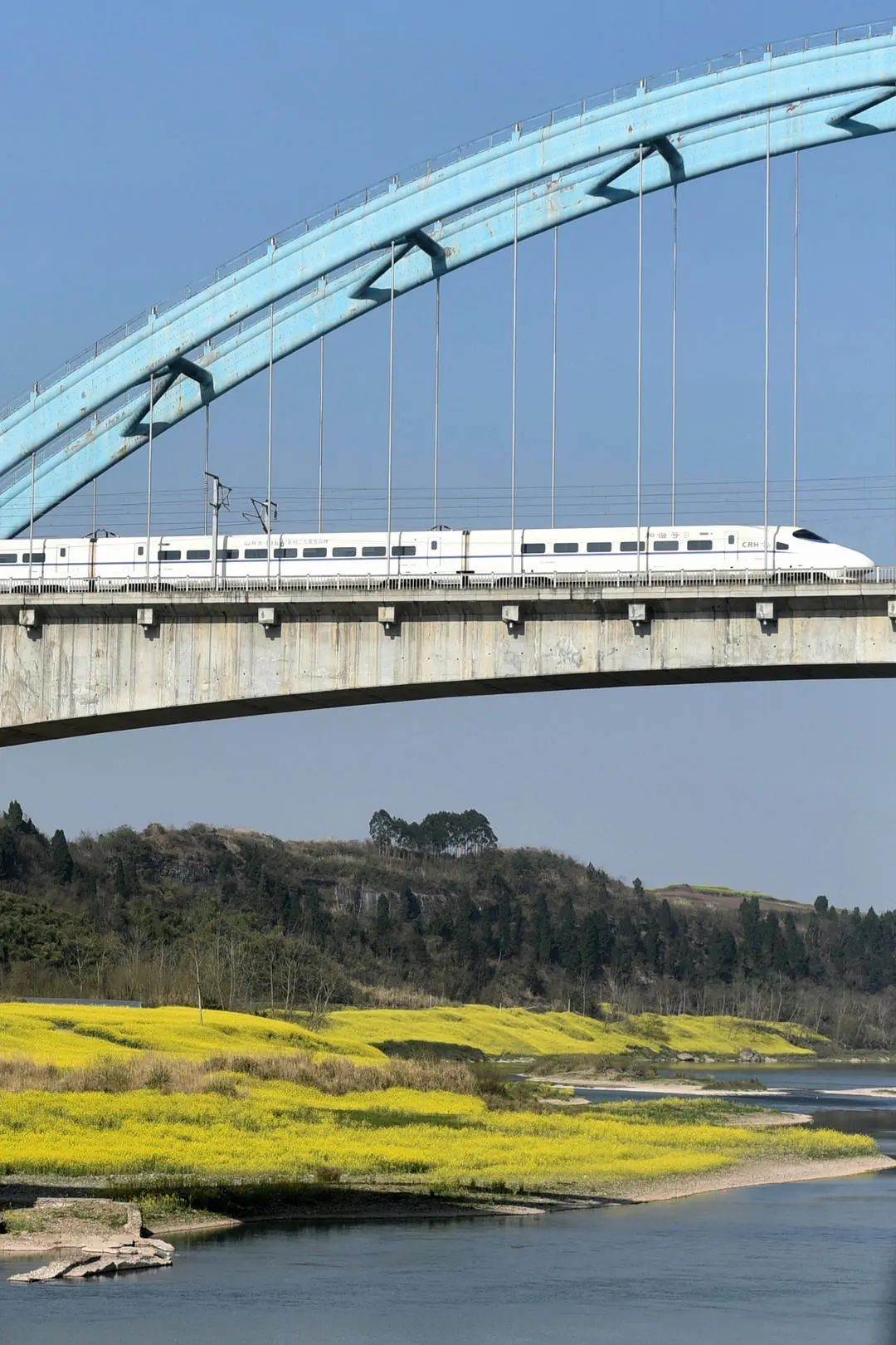 成渝铁路修好前去重庆需要一点冒险精神