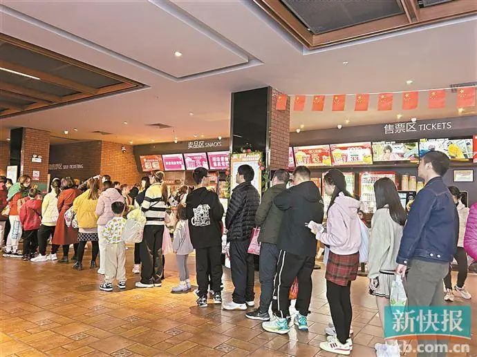 【新快315】电影票购买后无法退改 律师:不合法|315_新浪财经_新浪网