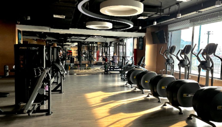 商业健身房,正在被包月私教偷家_新浪财经_新浪网