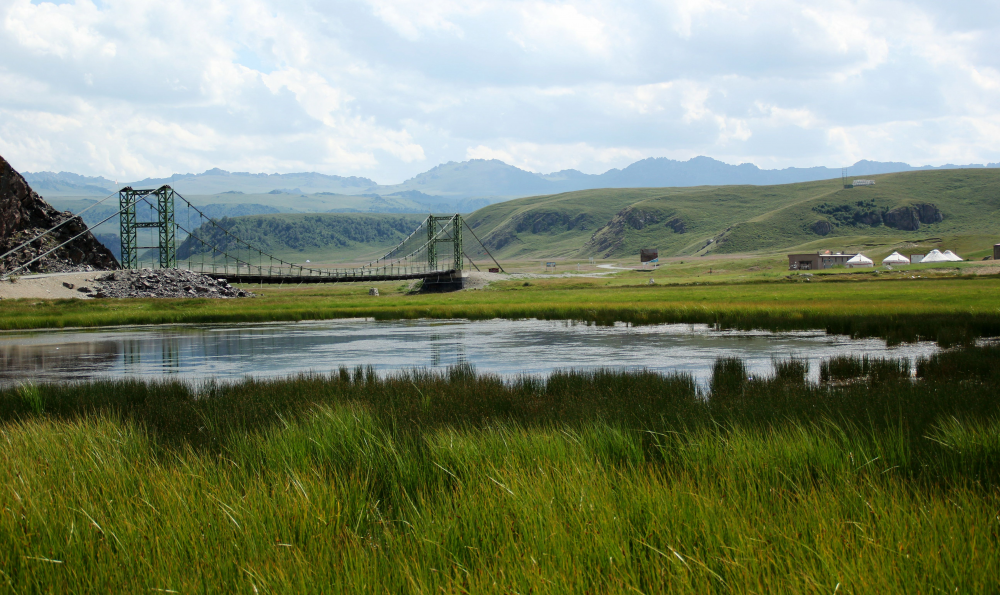 新疆巴州和静"公路景观带"建设提速|新疆_新浪财经_新浪网