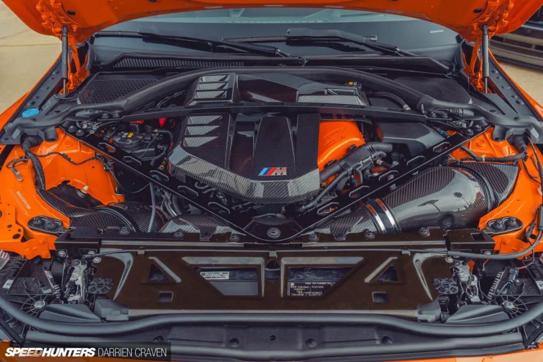 一对丰田supra,算是z4的表兄弟了.