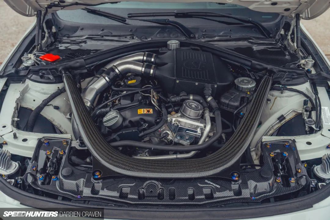 一对丰田supra,算是z4的表兄弟了.