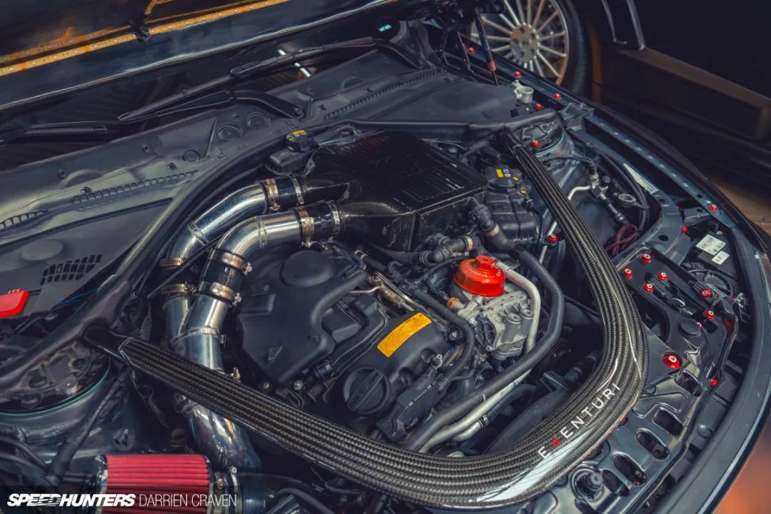 一对丰田supra,算是z4的表兄弟了.