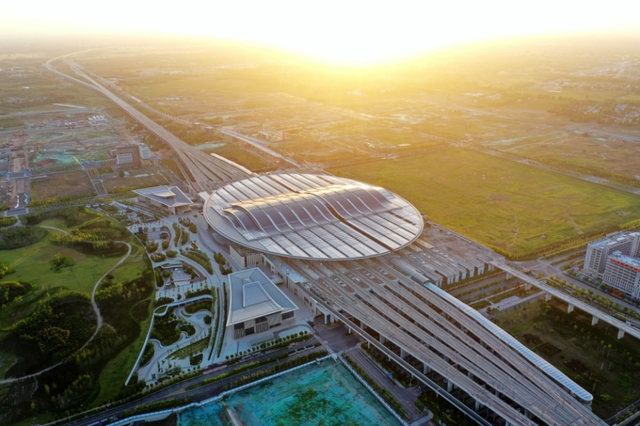 2023年6月2日拍摄的雄安站(无人机照片).新华社记者 朱旭东 摄