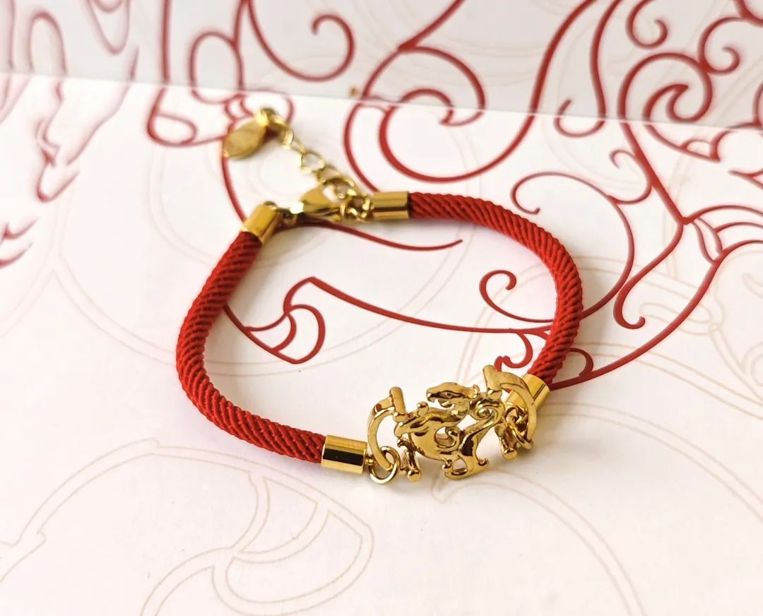 我去巴黎戴的首饰!新年戴金戴红寓意超好～__财经头条