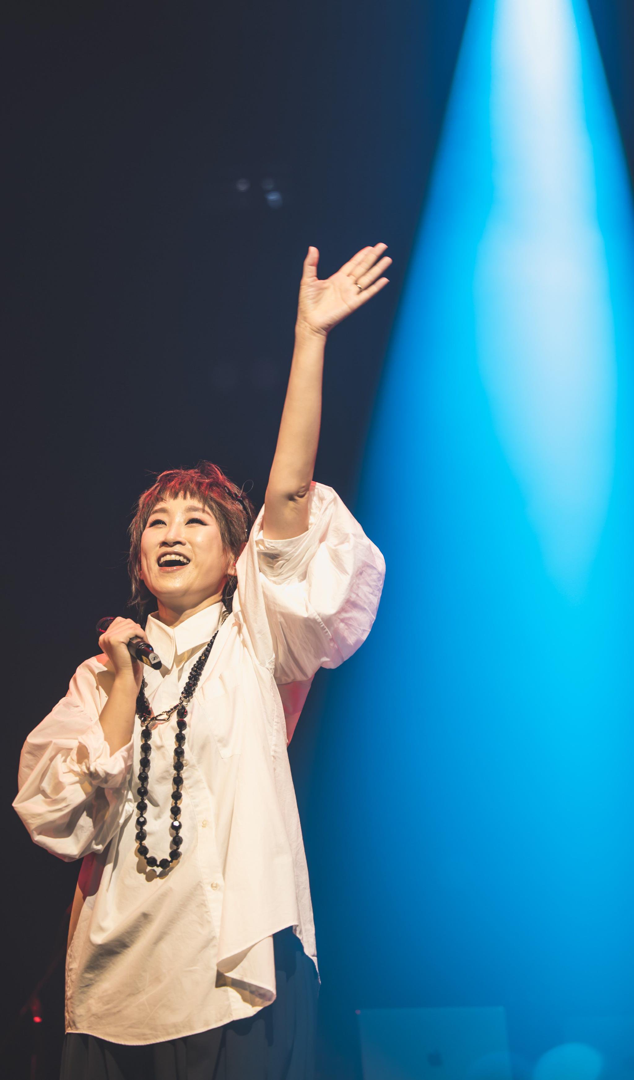 《還是覺得你最好2》王菀之:音樂表演兩不誤,想演正劇做好音樂 - 新浪香港