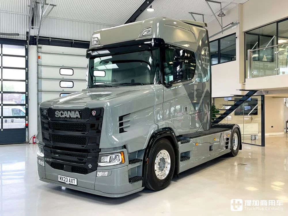 搭载v8发动机,爆改成长头单拖,荷兰vlastuin改装厂打造的斯堪尼亚530s