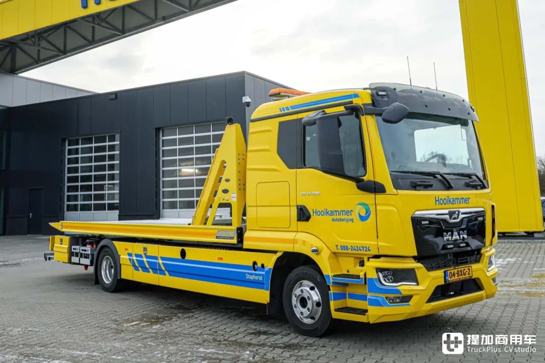 单次可救援三台车曼恩tgl一拖三清障车实拍这是曼恩卡车中的最小车型