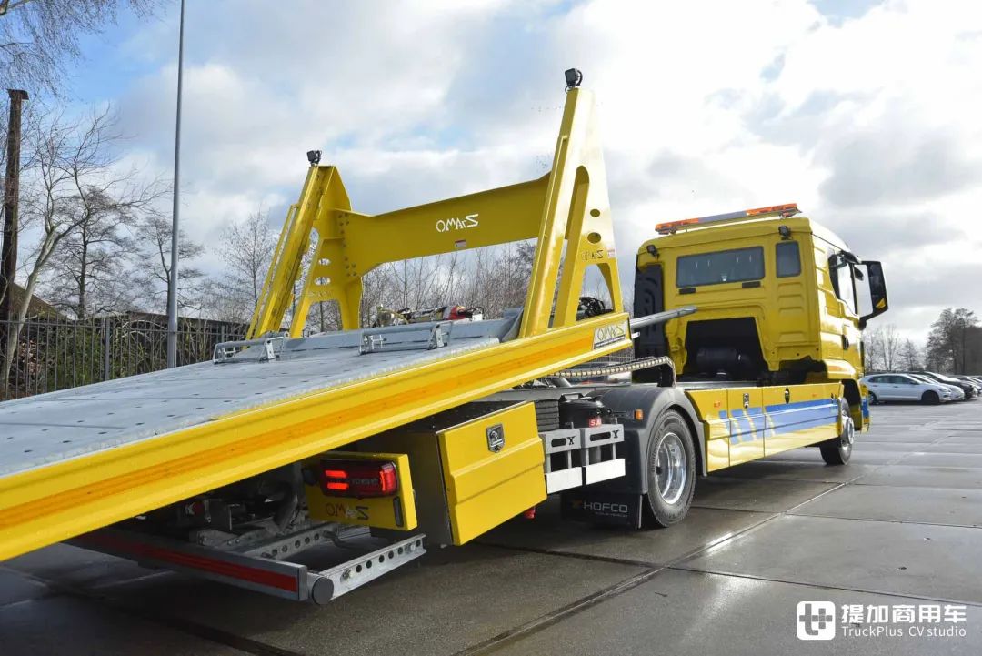 单次可救援三台车曼恩tgl一拖三清障车实拍这是曼恩卡车中的最小车型