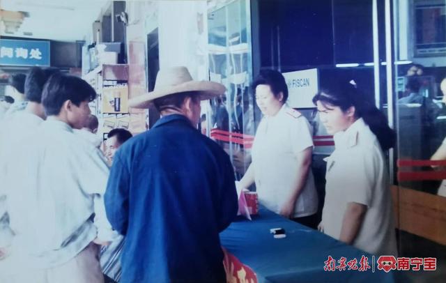 从站台票到爱心卡，服务更迭初心不改|旅客_新浪财经_新浪网