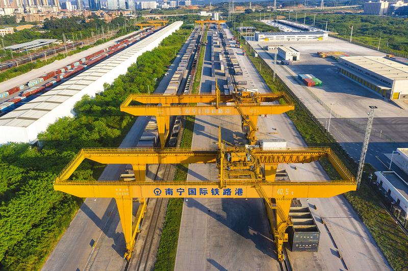 南宁国际铁路港扩大中越铁路集装箱班列开行规模,推动构建中越跨境