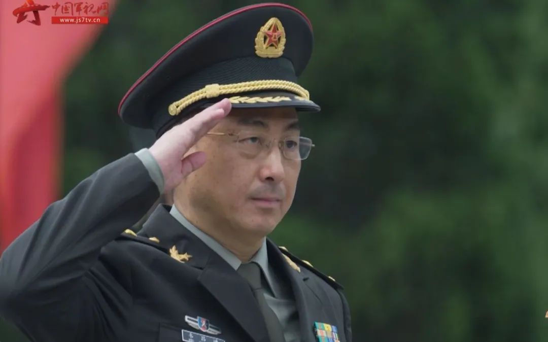 韦昌进 资料图战斗结束后,韦昌进被中央军委授予"战斗英雄"荣誉称号