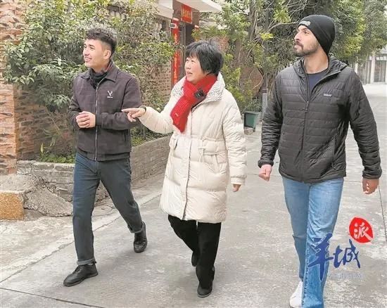 达尼洛和阿布到广外读书已经有半年,曾随学校走访了中山,韶关等地的