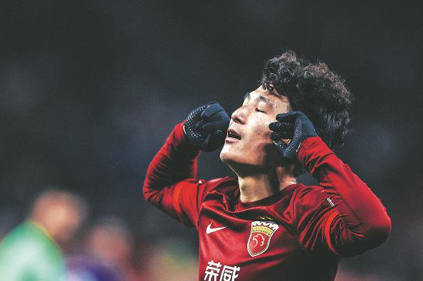 武磊庆祝进球 本报记者 李铭珅 摄