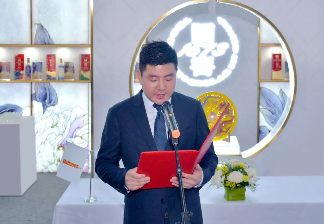 泸州老窖销售有限公司总经理张彪出席签约仪式