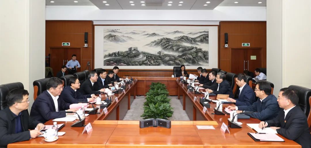 青岛市委书记曾赞荣,青岛市委副书记,市长赵豪志一行