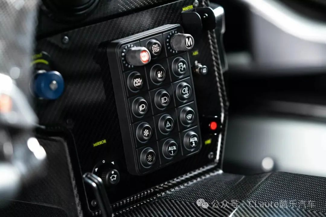 阿斯顿马丁发布全新vantage gt4赛车,升级的空力套件,更专业的赛级调