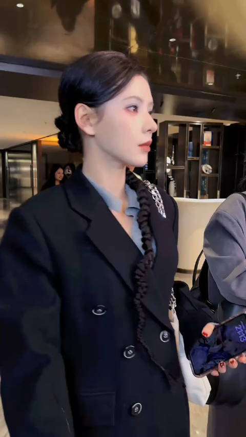 终于等到张予曦来浪姐啦，姐姐的状态太优秀了吧，期待舞台啦_新浪新闻