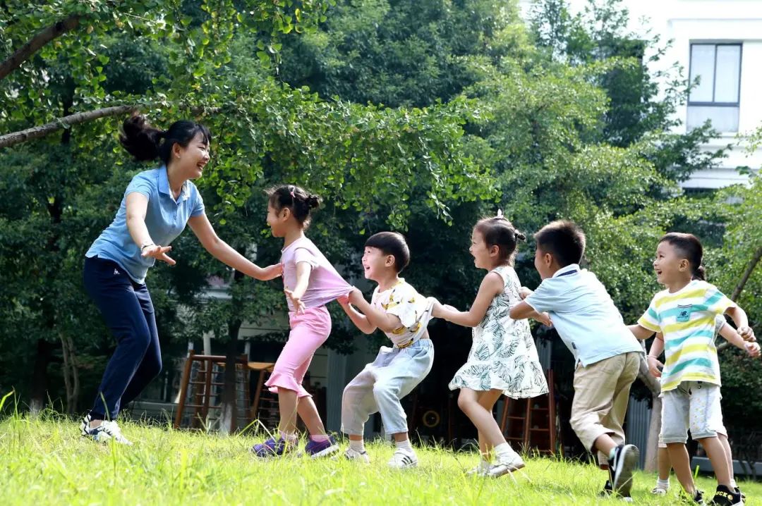 杨欢欢 摄全国人大代表叶苗:健全服务全民终身学习的教育培训体系对