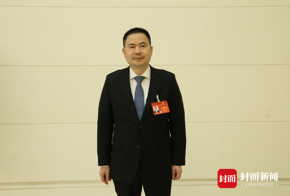 35岁职业“门槛”如何打破？丨两会热点大家谈