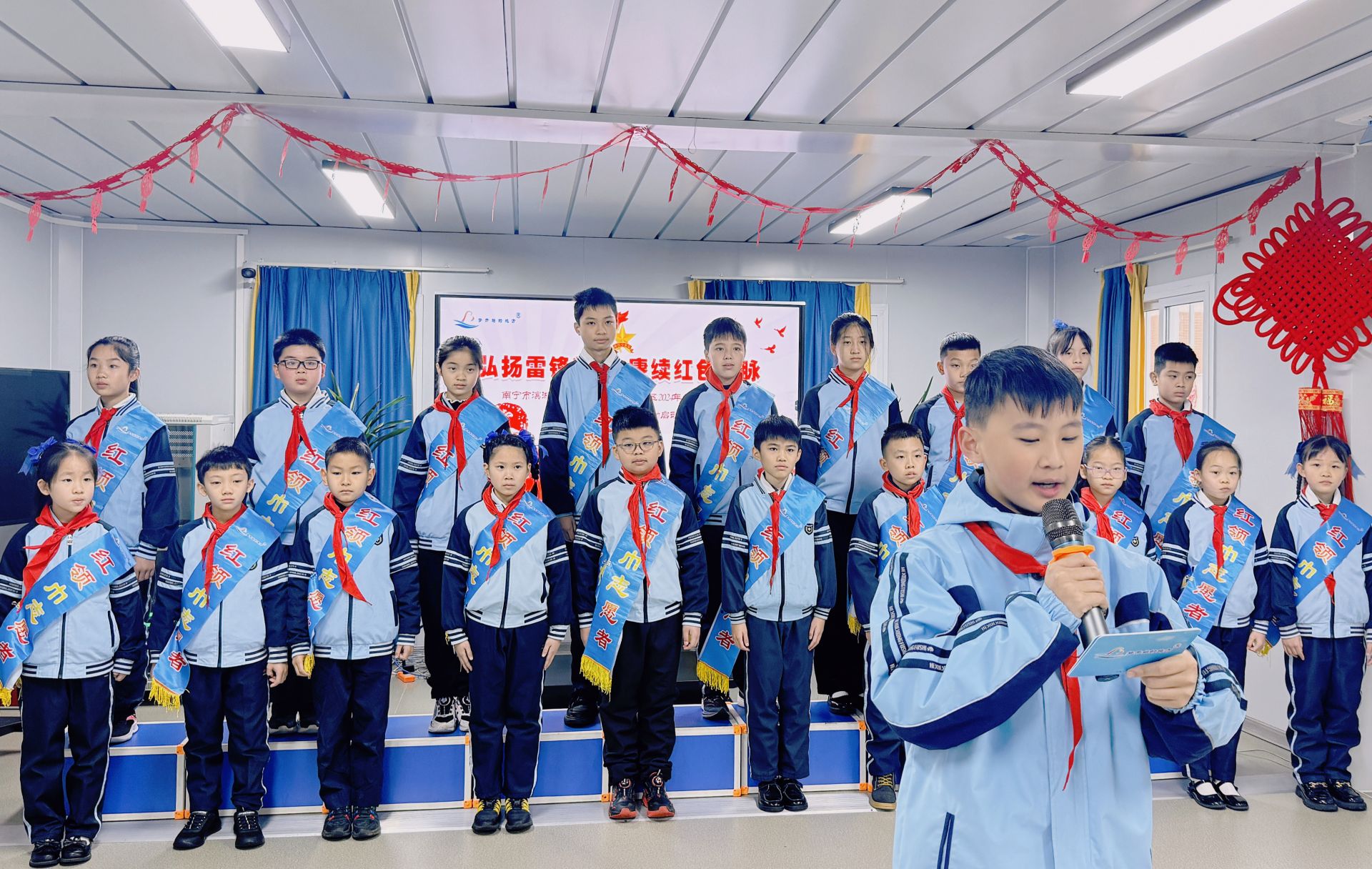 南宁市滨湖路小学教育集团英华校区开展2024年学雷锋活动月系列活动