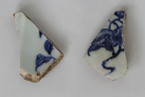 2010年东非出土的可能与郑和航海相关的重要遗物——永乐官窑青花瓷片。