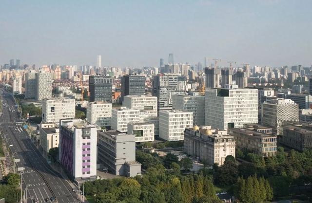 2024年徐汇区人口_上海市各区七普常住人口排名,浦东新区一骑绝尘,4区不增反减