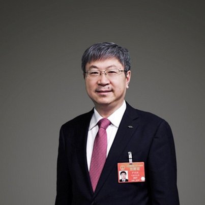 全国人大代表,奇瑞控股集团党委书记,董事长尹同跃