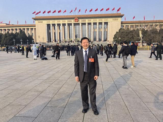 王广发委员:多部门联动完善家庭病床服务政策_新浪财经_新浪网