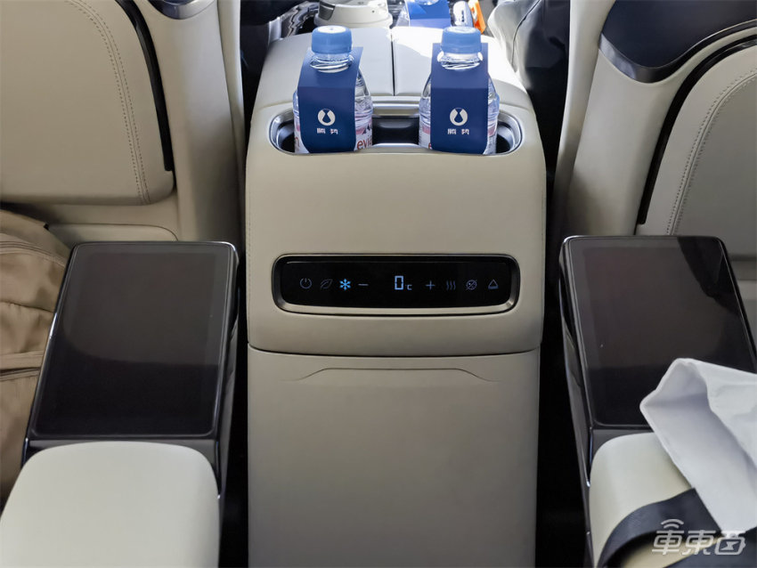 试乘2024款腾势d9冰箱沙发再次升级竞争力更强了