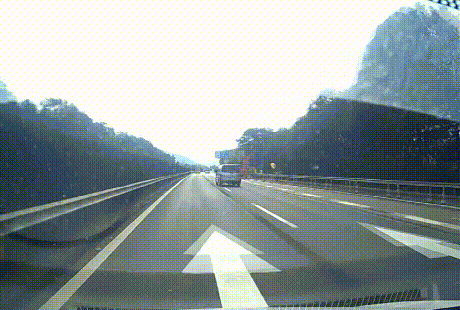 司机昆石高速连超13车!超第14辆时……|昆石|司机|应急车道_新浪新闻