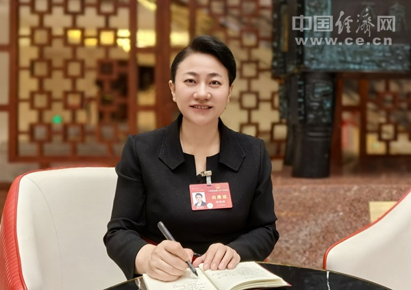 全国人大代表,河北金融学院院长杨伟坤(受访者供图)