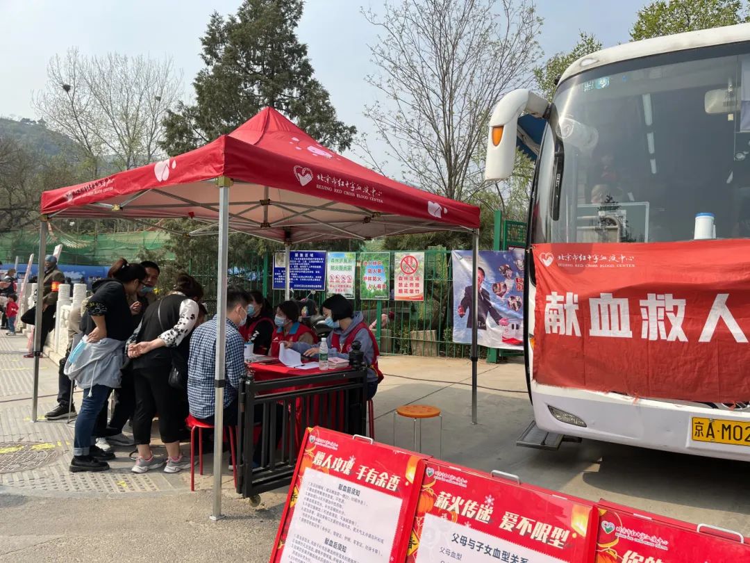 乐图片 贾琼 摄通常在输血前会进行很多检测,必须进行的是abo血型检测