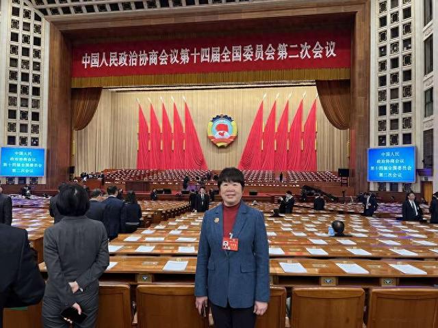 孙红委员:建议对孕产哺乳期女职工落实特殊劳动保护